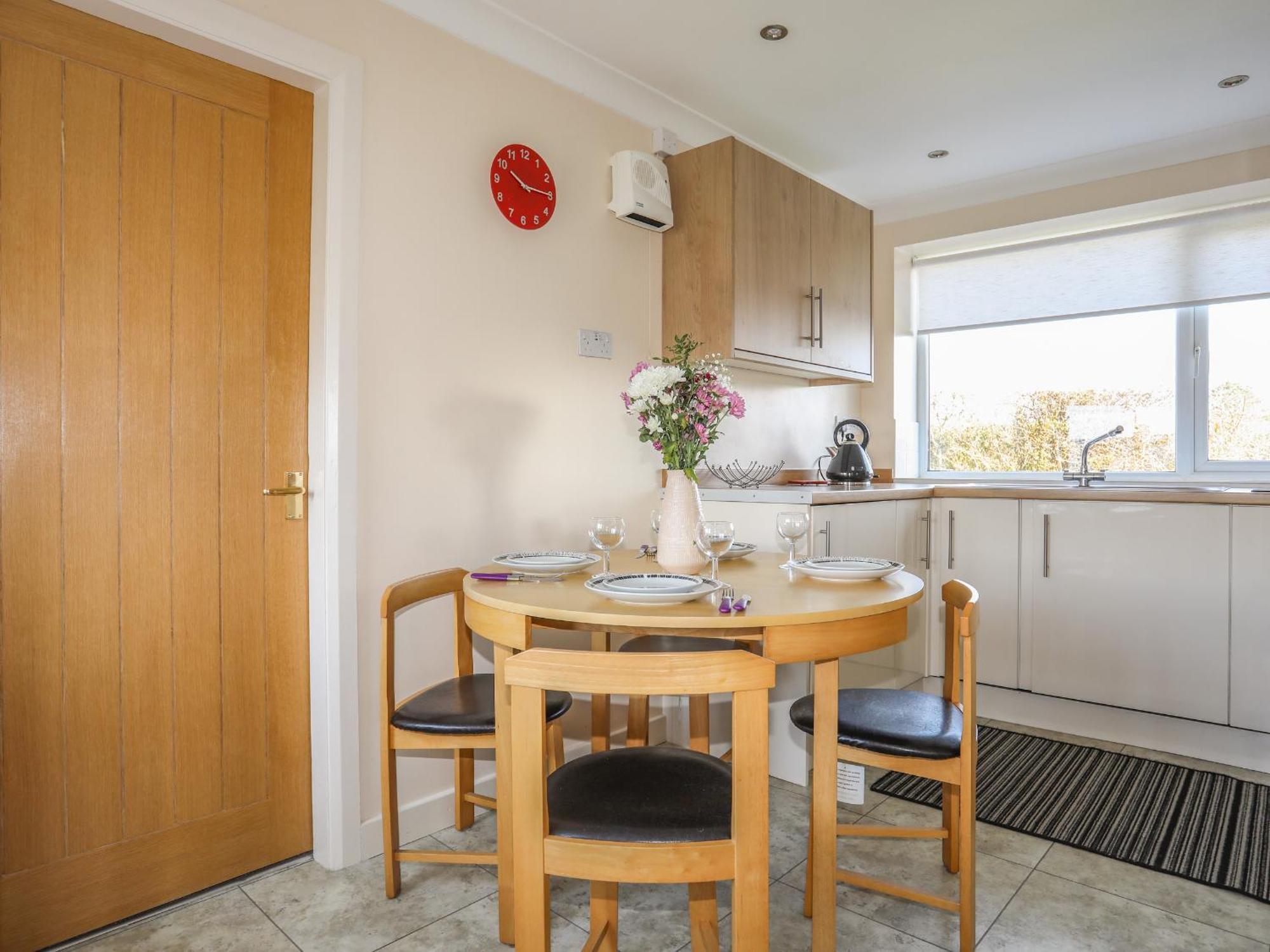 Tan Twr Farm Cottage Dwyran ภายนอก รูปภาพ