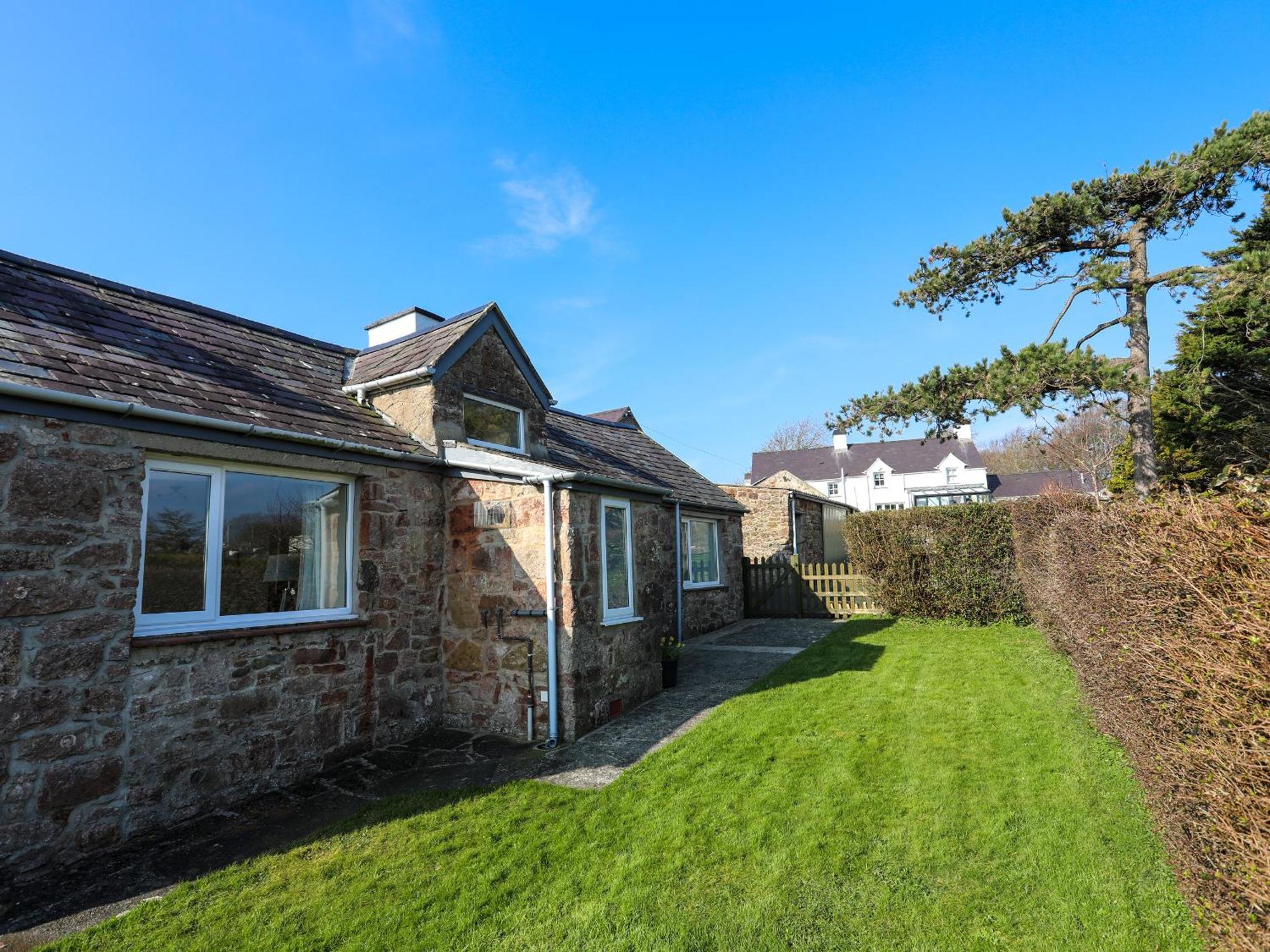 Tan Twr Farm Cottage Dwyran ภายนอก รูปภาพ