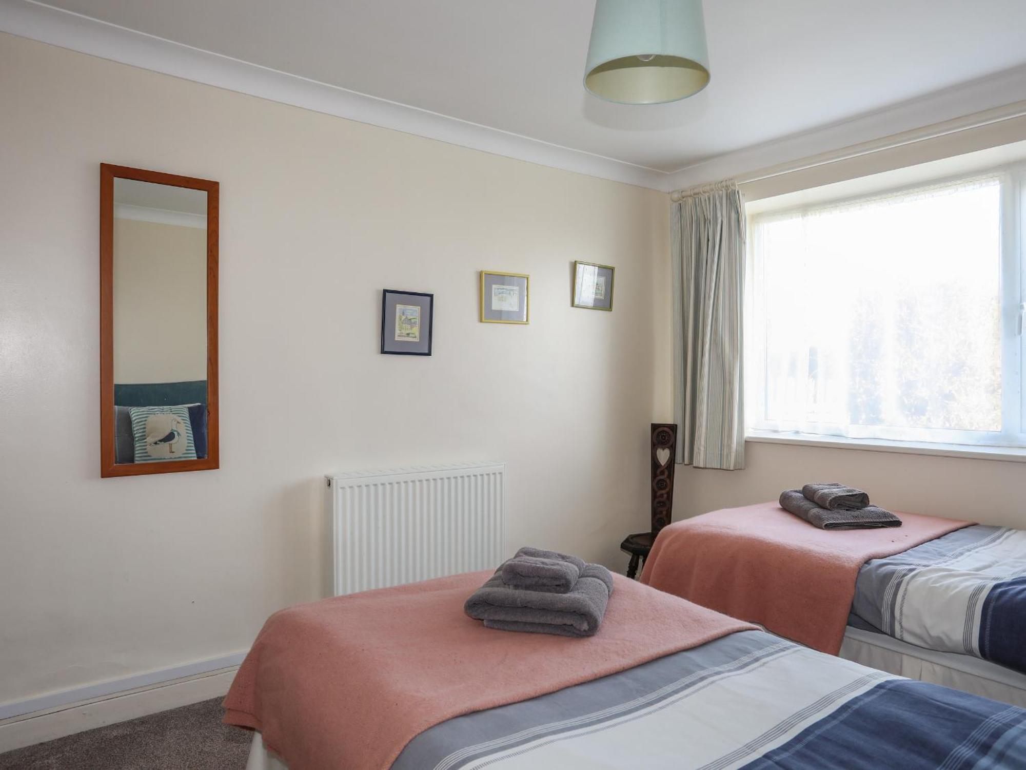 Tan Twr Farm Cottage Dwyran ภายนอก รูปภาพ